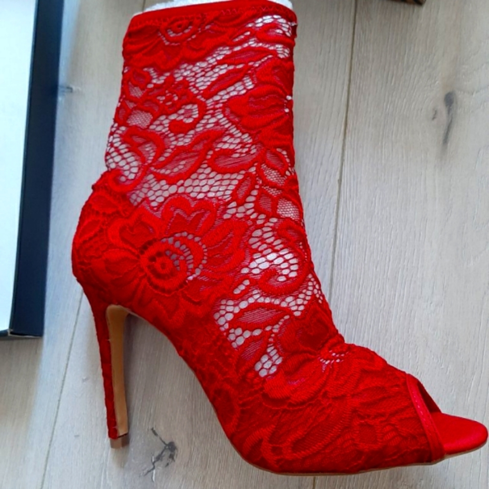 Lace booties